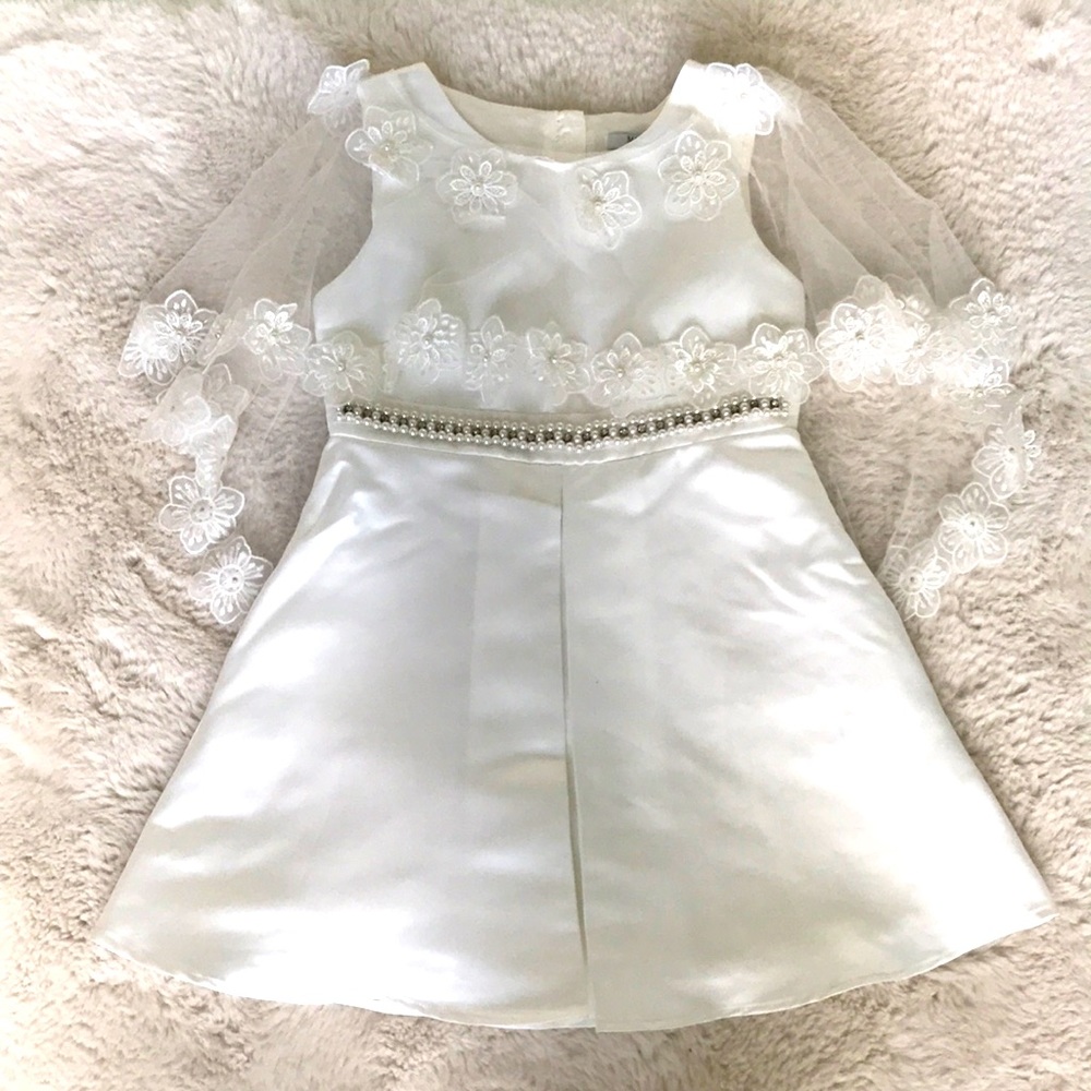 Girl’s white Beautiful dress